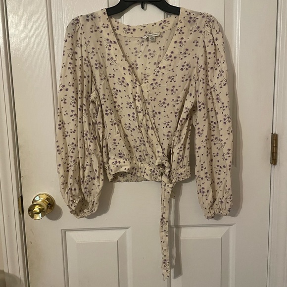3/$15 American Eagle Wrap Around Top - Picture 4 of 4